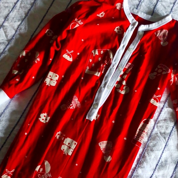 Girls onside - Picture 1 of 2